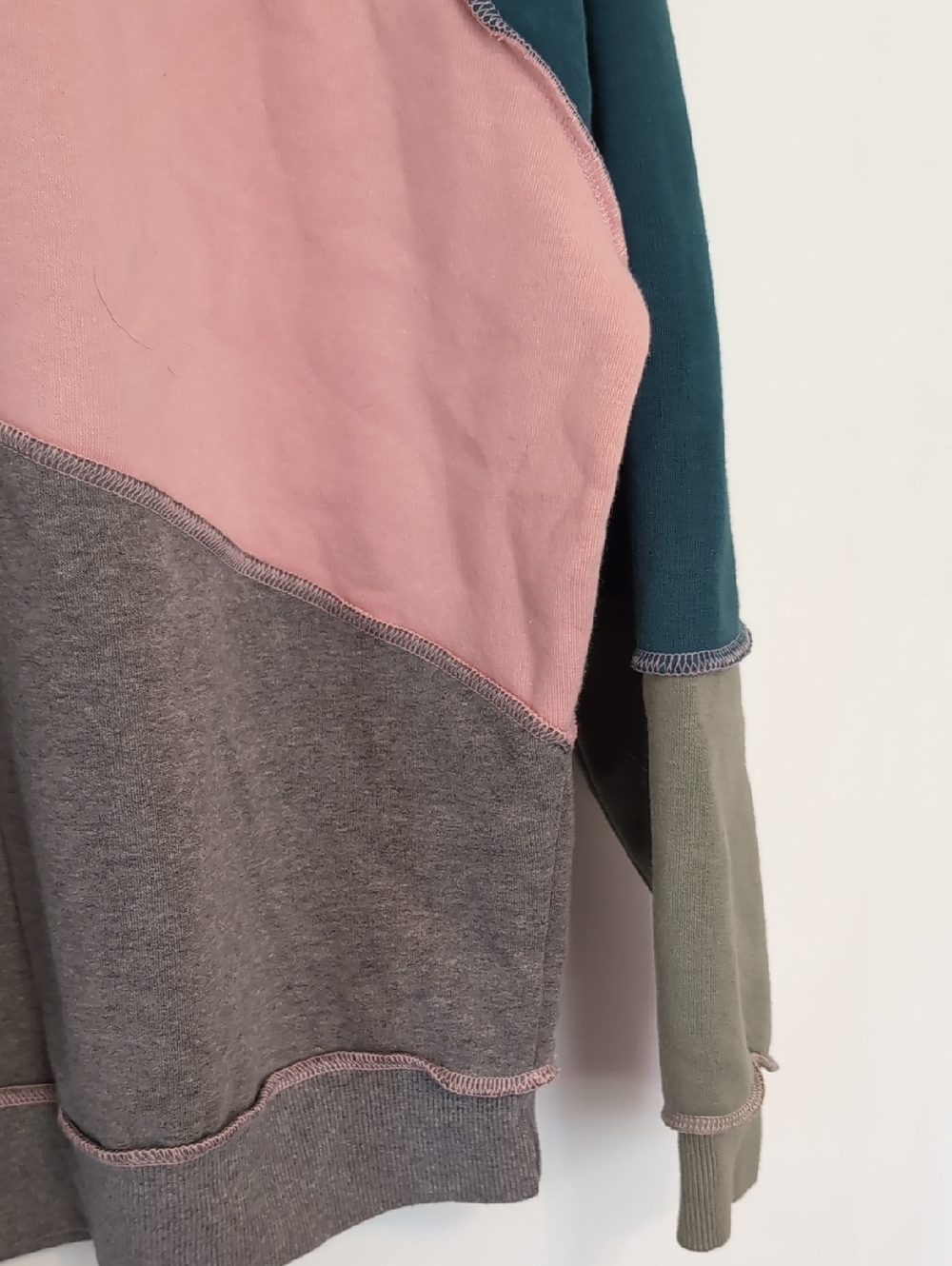 Wild Fable Pink Teal Gray Color Block Crew Neck Sweatshirt Size Extra Small - Picture 4 of 5